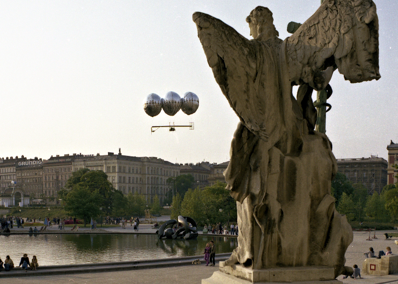 Müllfloss auf dem Inn, Reinhard Artberg Kunstaktion 1980